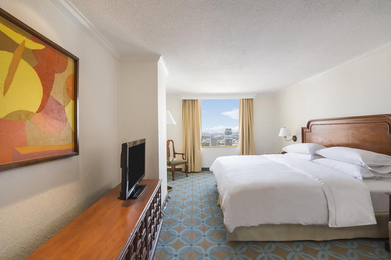 מקסיקו סיטי Fiesta Americana Reforma מראה חיצוני תמונה A guest room at the Hilton San Francisco