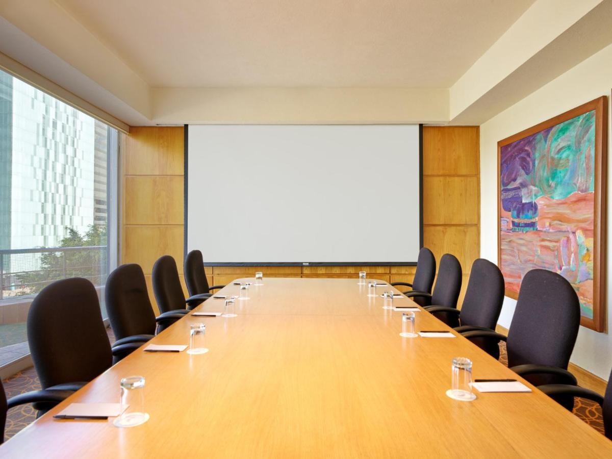 מקסיקו סיטי Fiesta Americana Reforma מראה חיצוני תמונה A boardroom at a hotel